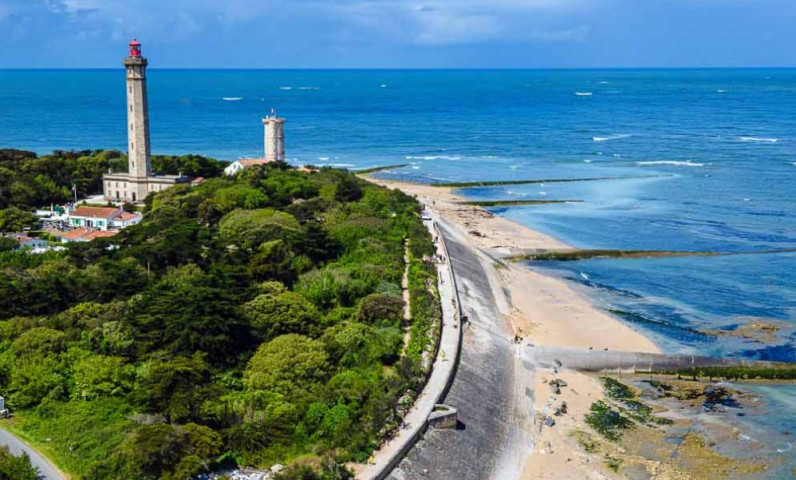 Phare des Baleines Lighthouse