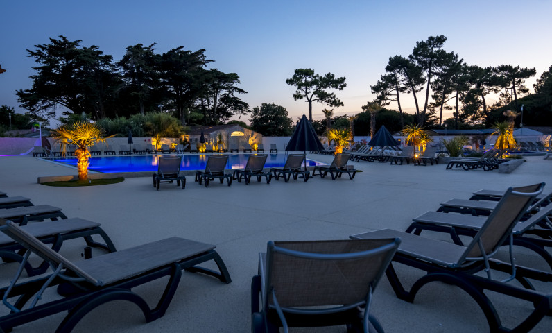 Espace aquatique de nuit hôtel Île de Ré
